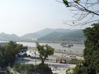 眺望市區<br/> 攝影：簡時強