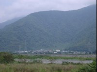 远方的乡镇<br/> 摄影：老山羊