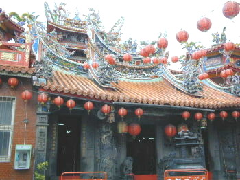 福成宮的前殿大門 攝影：李棟梁