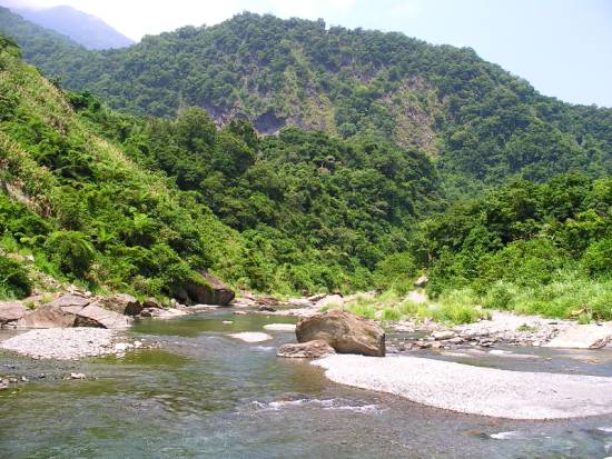 炮台山与河川 摄影：老山羊資訊網
