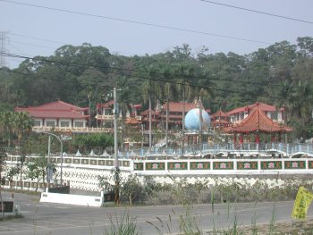 远观建德寺地母庙 摄影：張弘穎