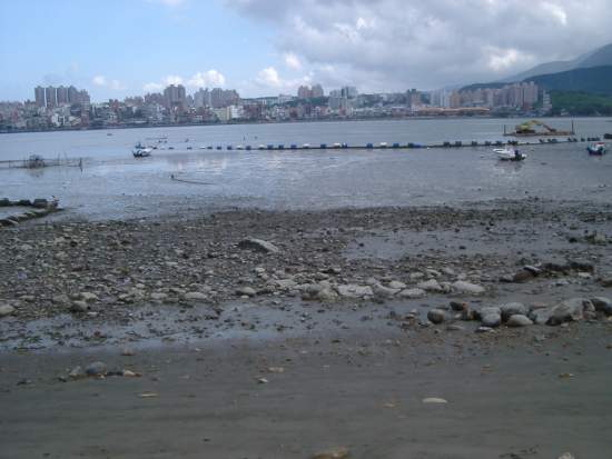 对岸的城市 摄影：淡水景點