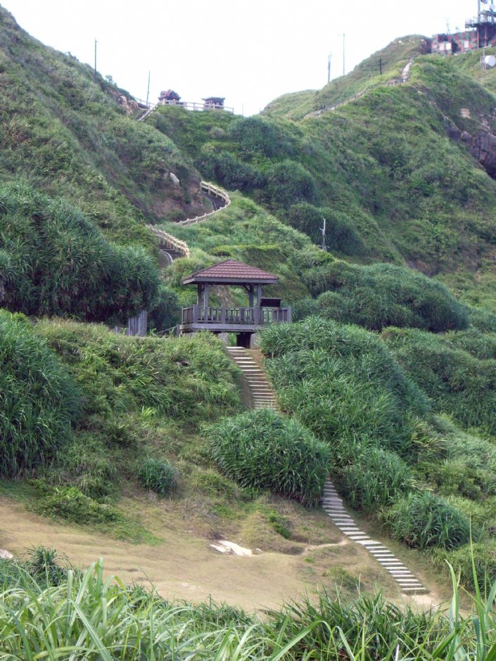 鼻头角棱谷步道往听涛营区 摄影：Eva隨手拍