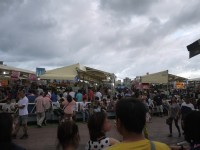 金钻夜市越晚人越多<br/> 摄影：三井