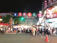 羅東夜市入口<br/> 攝影：陳皮梅