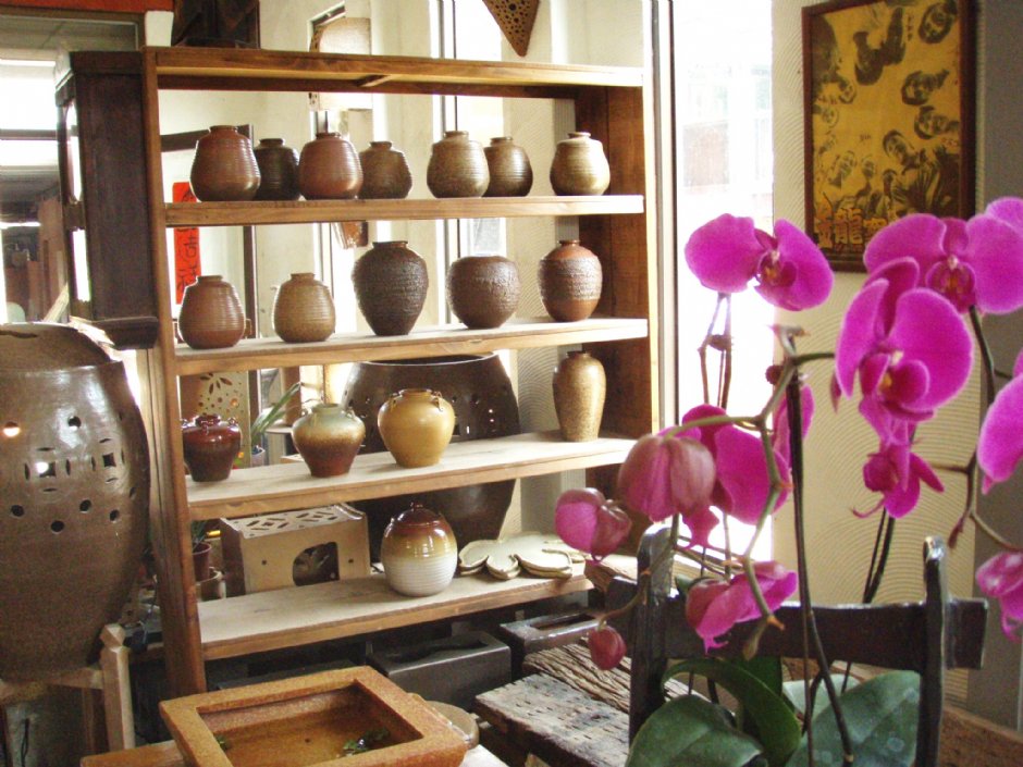 陶藝作品&蘭花 攝影：鄭瑄頤