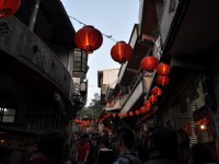 准备参加天灯节的人潮<br/> 摄影：Kavin