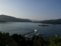 玄光寺眺望日月潭及拉魯島<br/> 攝影：Eva隨手拍
