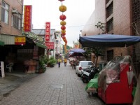 天公廟外街道<br/> 攝影：黃儒永