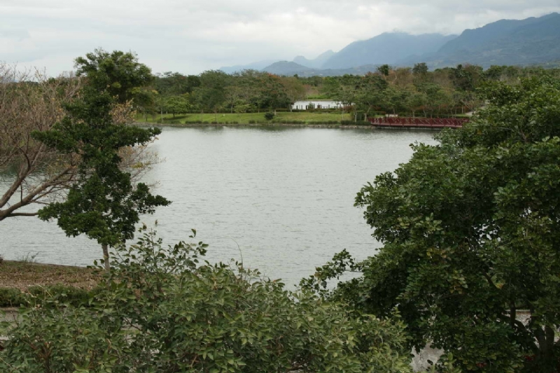 公园内清新秀丽湖景 摄影：老山羊部落格