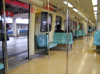 乾淨美麗的車箱 攝影：簡時強