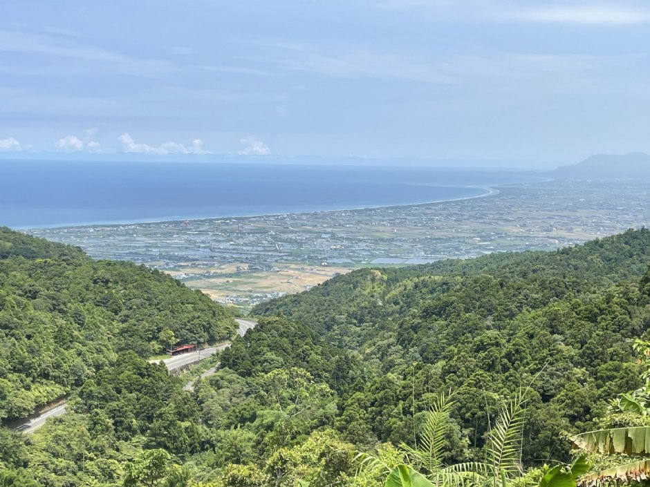 在石牌縣界公園可遠眺龜山島及蘭陽平原景致 攝影：Eva隨手拍