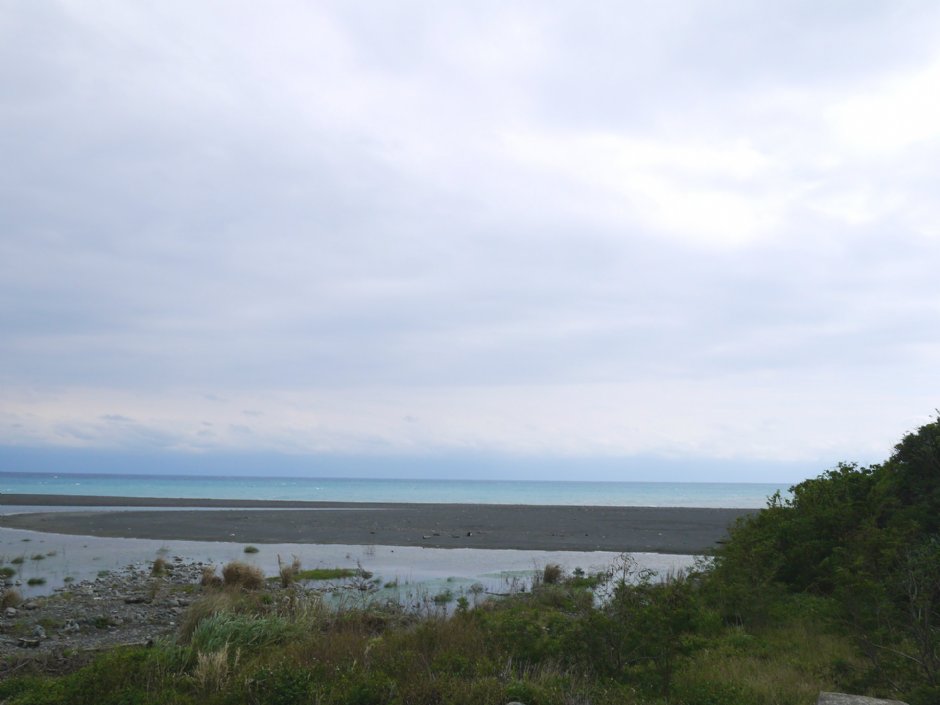 南回公路风景秀丽 摄影：三個井