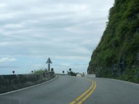 苏花公路北段弯延道路<br/> 摄影：Eva隨手拍