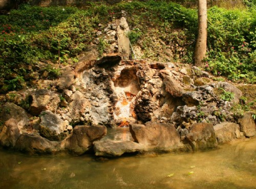 關子嶺溫泉享泡湯