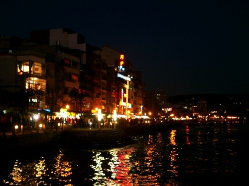 远望淡水夜景 摄影：eva隨手拍