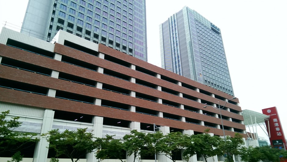 南港車站外觀 攝影：Eva隨手拍