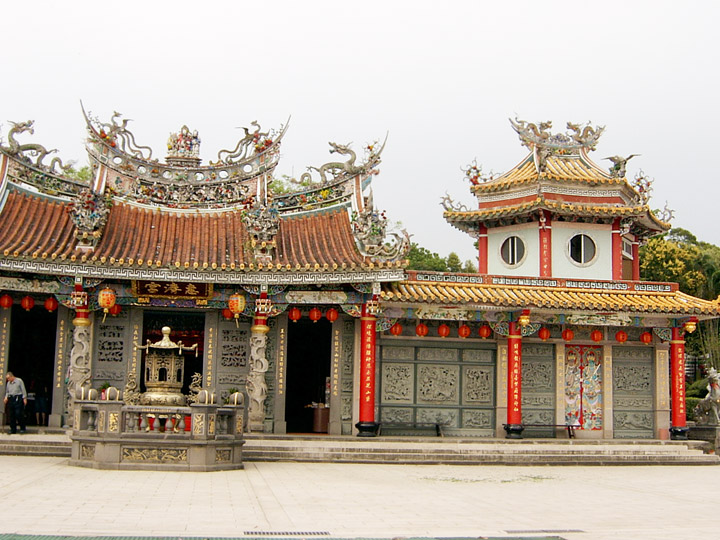 前殿+龙钟阁 摄影：曾婉玲