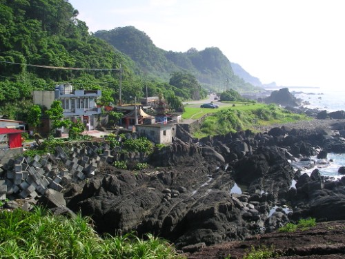 岸边风景 摄影：老山羊資訊網