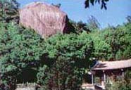 萬石山-02 攝影：四川旅遊信息網