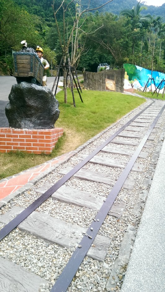 入口意象及轨道步道 摄影：Eva隨手拍