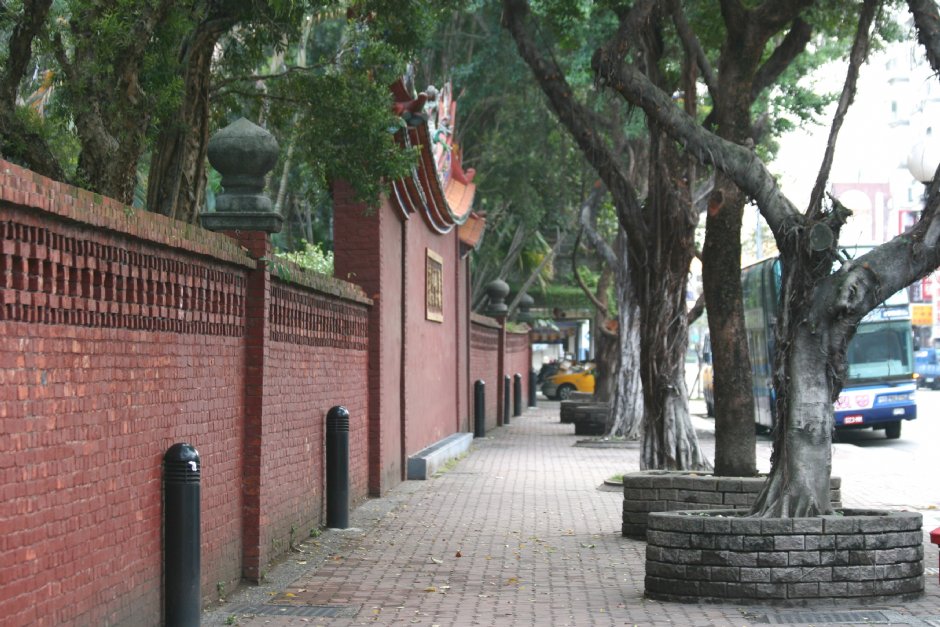 台北孔庙围墙 摄影：簡時強
